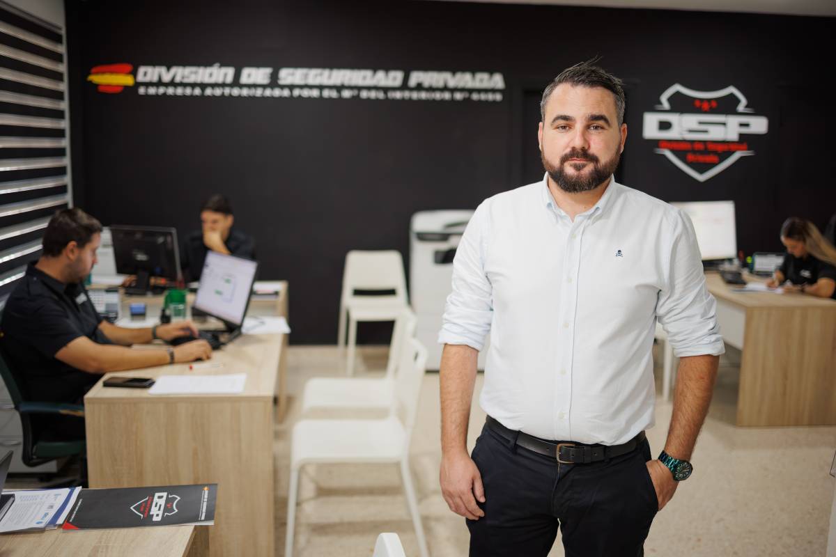 Alonso J. Torralva, de dos trabajadores a garantizar la seguridad de miles de personas: "El mejor vigilante es el que no usa la fuerza"