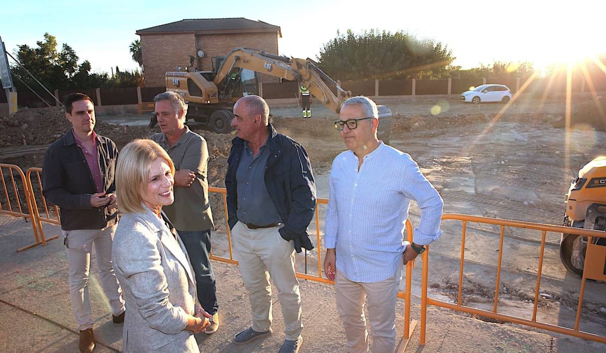 De parcela baldía a veinte plazas para los vecinos de Jerez: arrancan las obras del nuevo aparcamiento en La Marquesa
