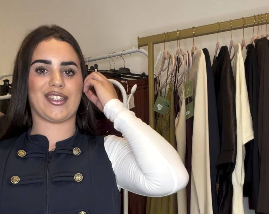 La hija de Ruiz Boix sigue recuperándose casi un año después del grave accidente y saca su propia línea de ropa
