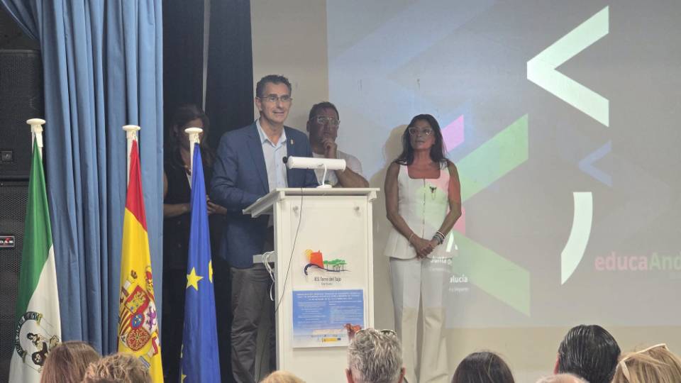 El alcalde de Barbate, Miguel Molina, en su intervención.