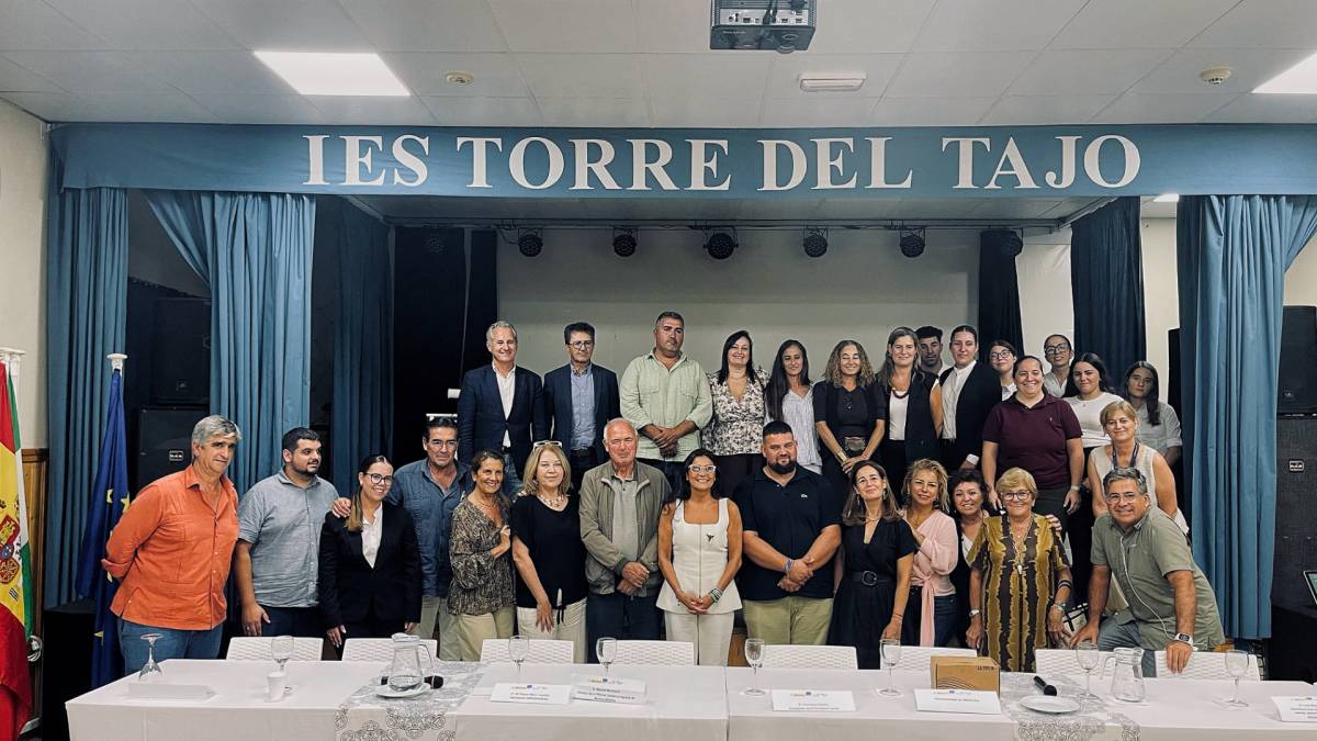 El IES Torre del Tajo de Barbate acogió una jornada para debatir sobre el futuro de la ganadería extensiva
