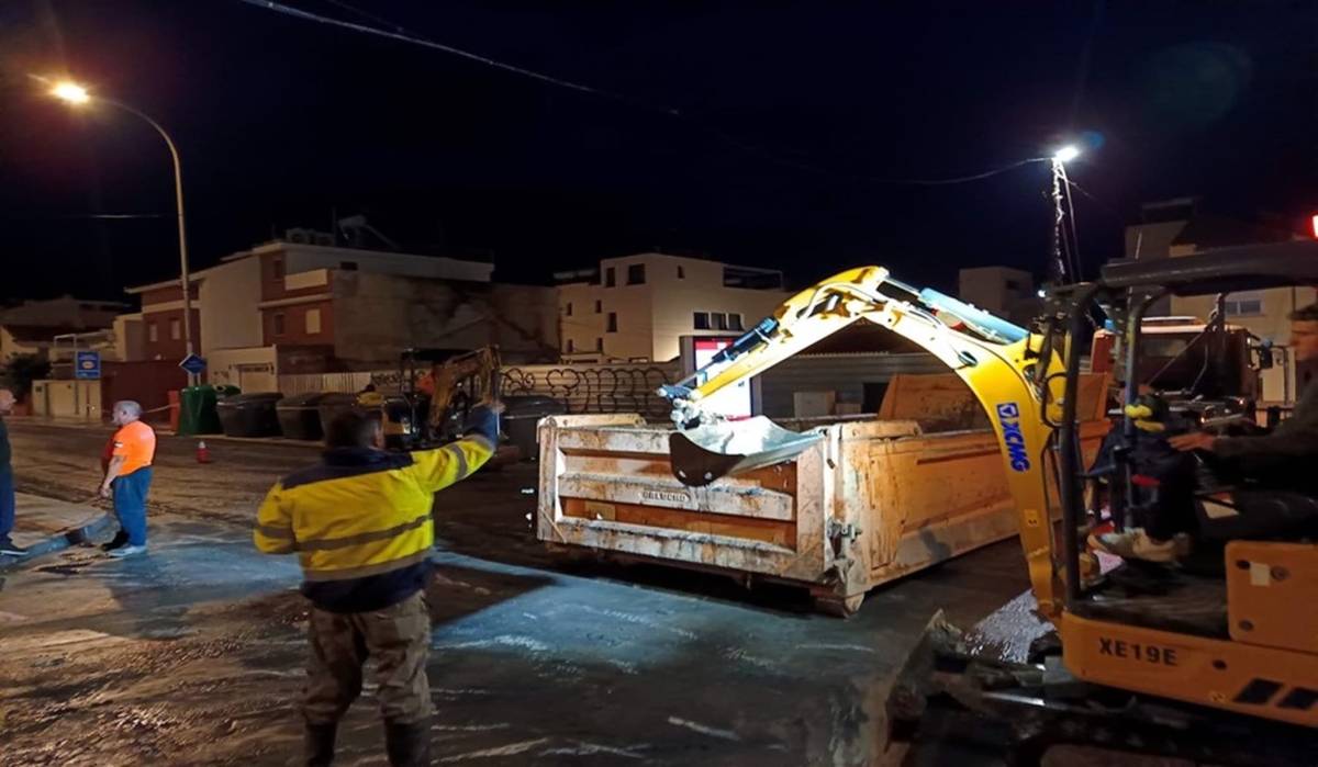Noche de tormentas en Málaga y anegaciones en Almería: Andalucía suma 357 incidencias y mantiene los avisos naranjas