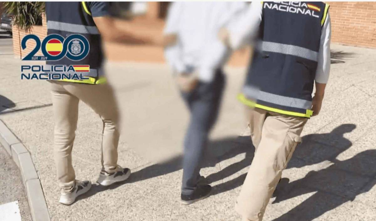Engatusaba a los menores jugando al FIFA en la Play: así actuaba el profesor detenido por abusos