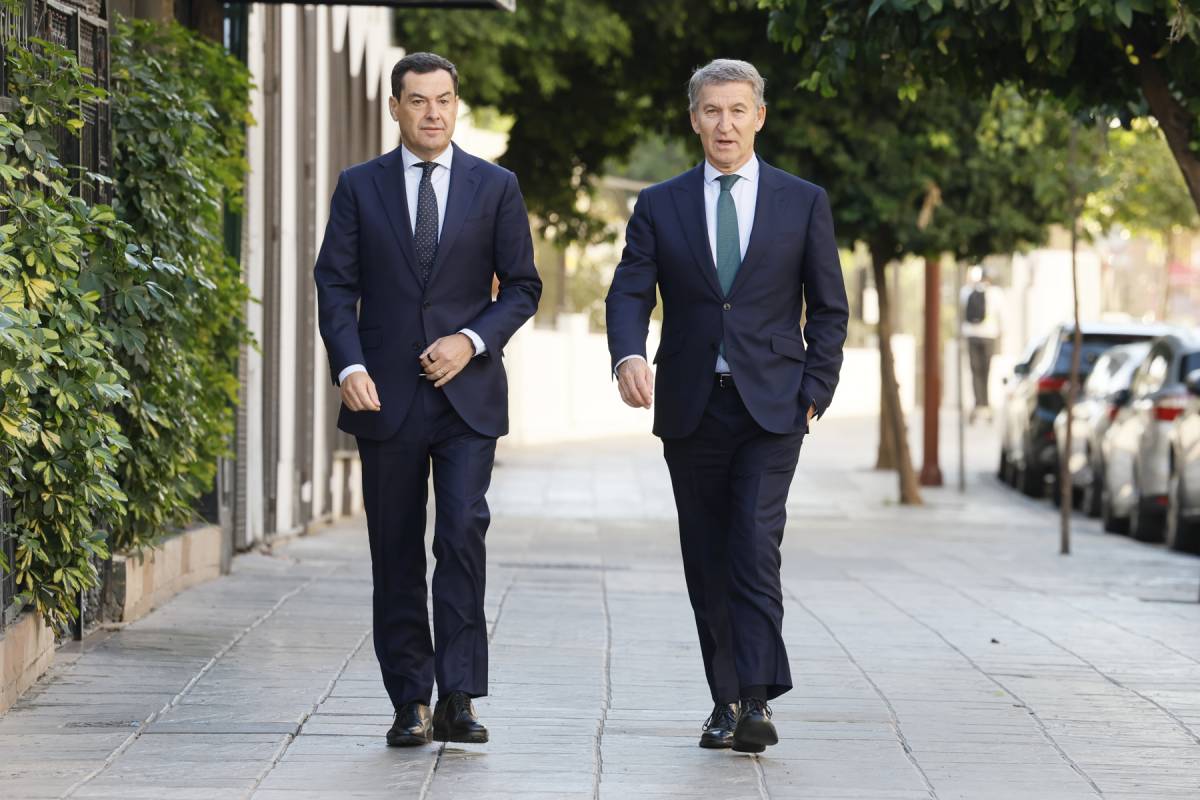 Feijóo promete en Sevilla que construirá un millón de viviendas si llega a presidente