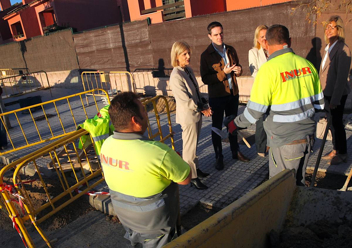 El entorno de la Laguna de Torrox en Jerez ya no puede esperar más a los acerados reventados: actuaciones en estas avenidas