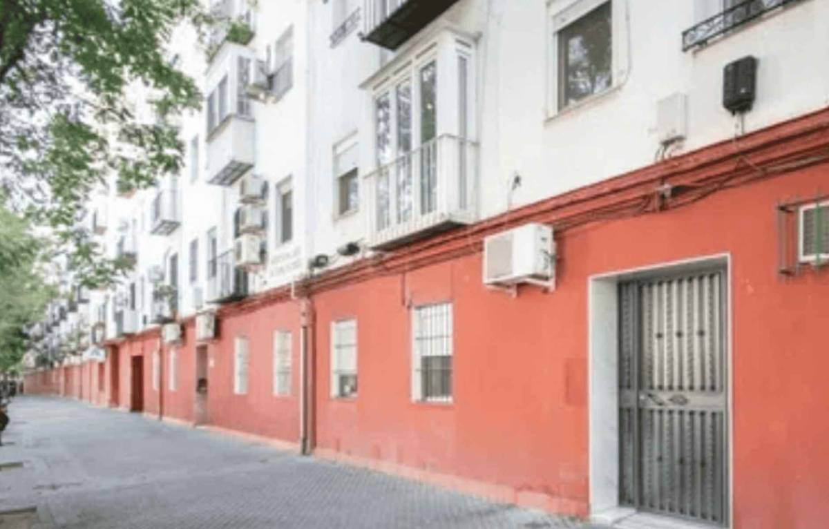 Esta es la desorbitada cifra que piden por una VPO de los tiempos de Franco en Sevilla