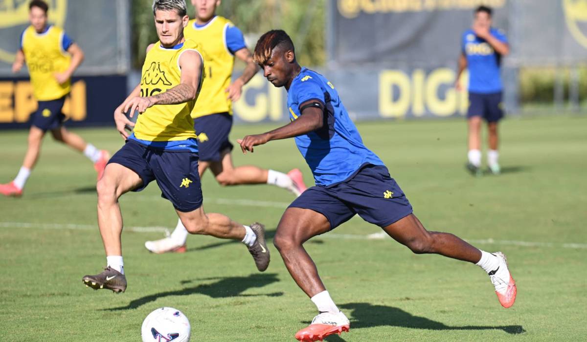 Suspendido un entrenamiento del Cádiz CF por el paro cardíaco de un miembro del staff