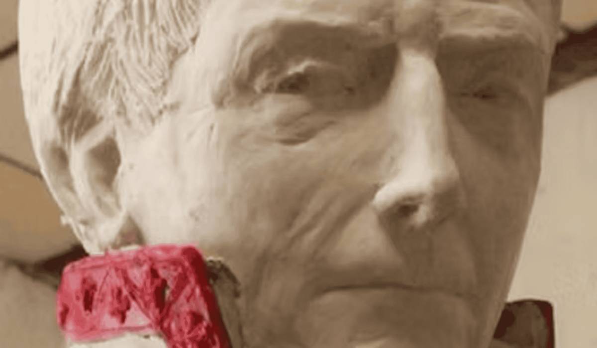 Detalle del modelo en pasta, previo a la fundición, del rostro del busto de Diego de Alvear. - Detalle del modelo en pasta, previo a la fundición, del rostro del busto de Diego de Alvear.