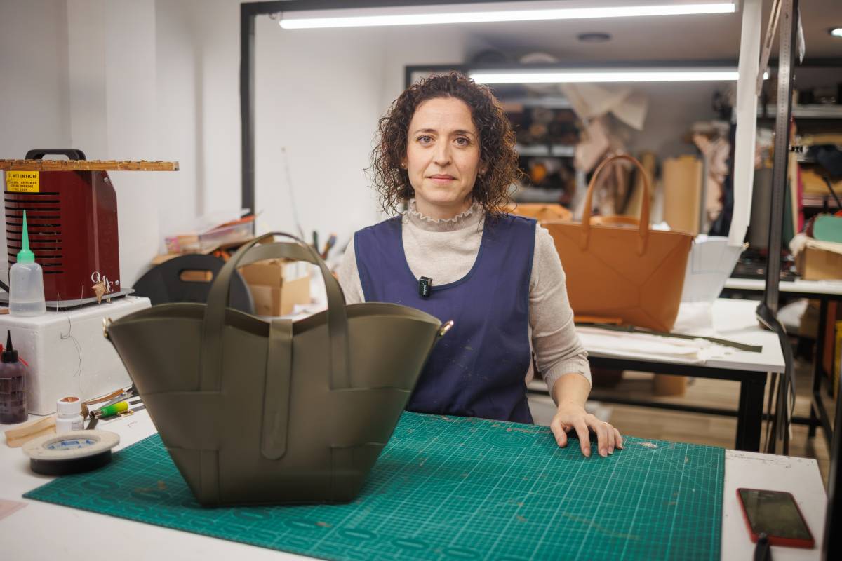 Chagom, los bolsos de piel hechos desde cero de una artesana con marca propia en Ubrique: 