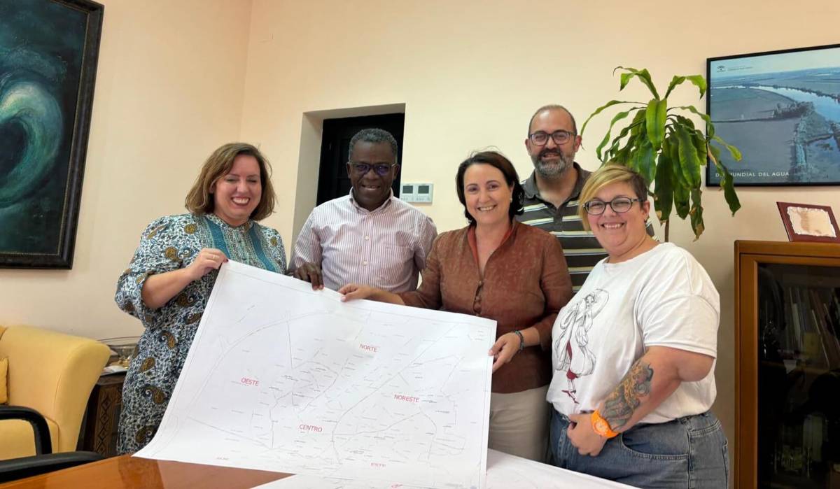 Nela García junto a miembros de Flempa - Nela García junto a miembros de Flempa