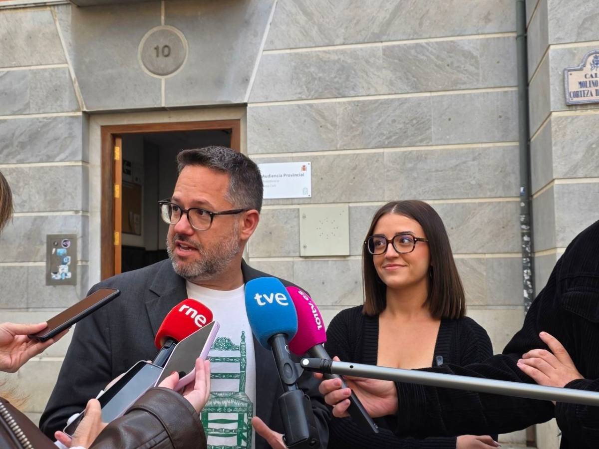 Habrá papeletas de Adelante en toda Andalucía: la formación entrega seis veces más avales de los necesarios para presentarse