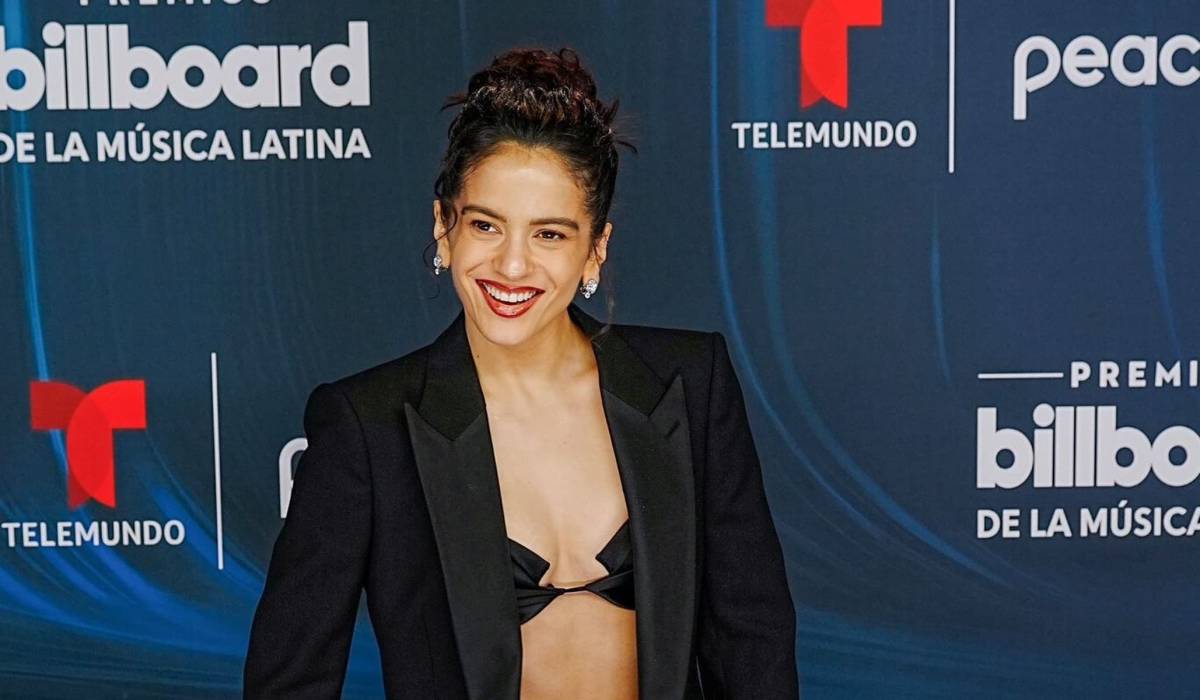 Rosalía lleva un meme de 'Caso Cerrado' a los Billboard para reivindicar el español: 
