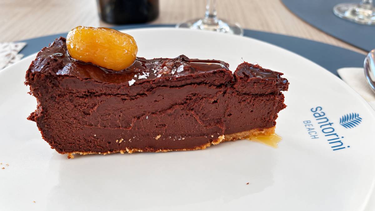La tarta de chocolate negro.
