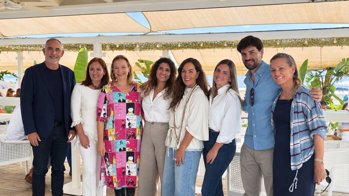 Grupo de asistentes a la presentación.