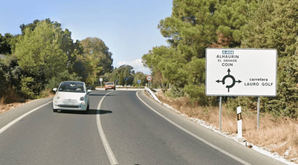 Un choque frontal deja un fallecido y cuatro heridos, dos de ellos atrapados, en Alhaurín el Grande