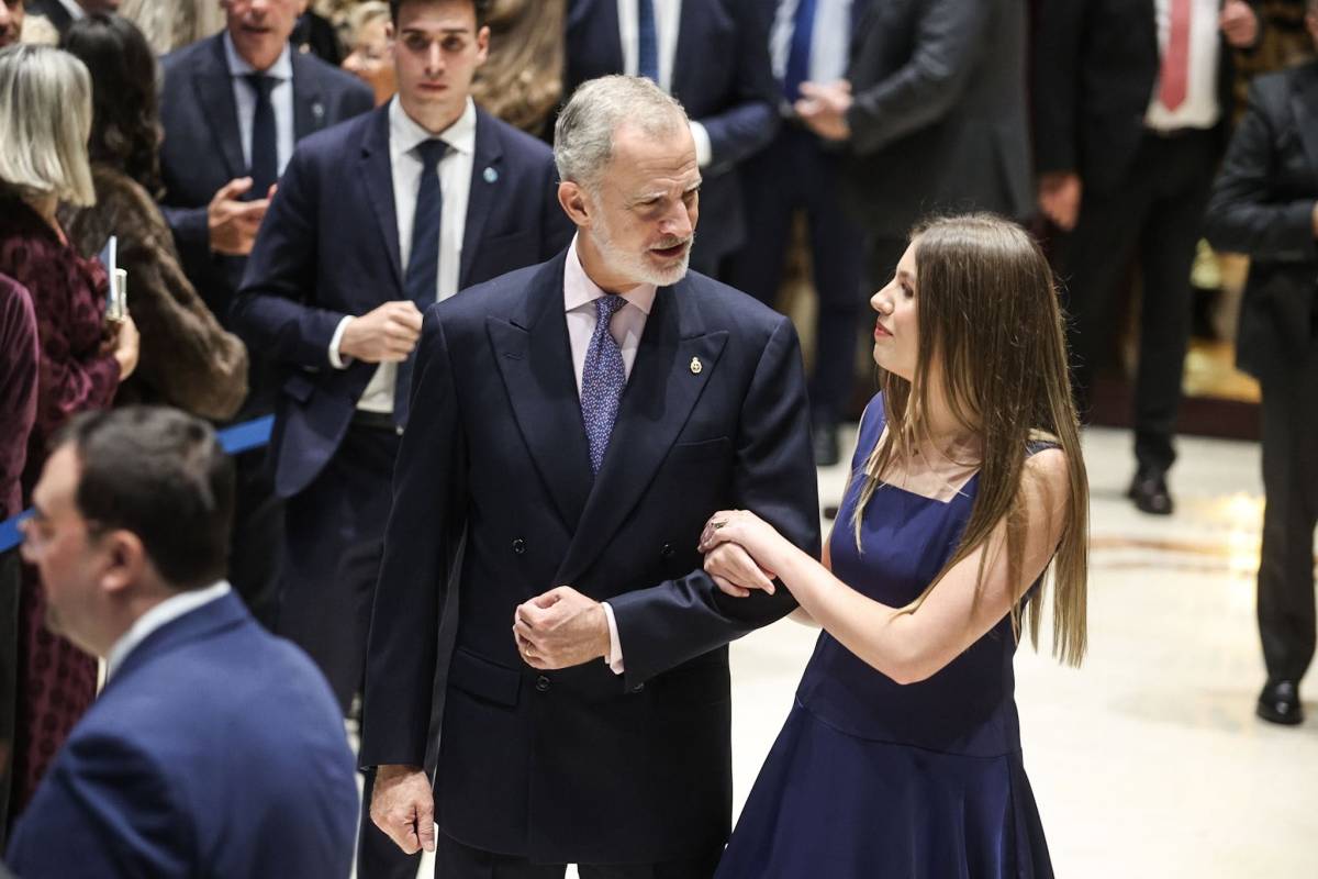 El Rey pasa la noche en una clínica asturiana tras su operación en un ojo, justo después de los Premios Princesa de Asturias