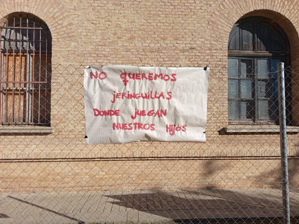 Una de las pancartas. - Una de las pancartas.
