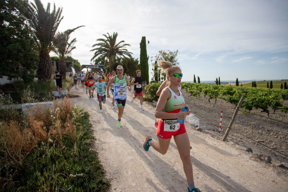 Solidaridad y deporte en el viñedo de Jerez: éxito de la primera edición de 'Tío Pepe Running'