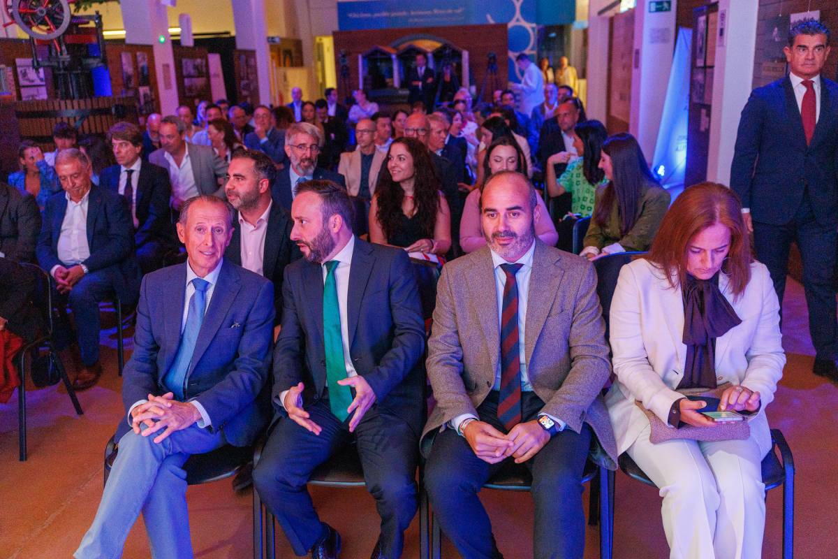 gala de entrega de los III Premios Voces del Sur 2026, celebrada en el Centro de Interpretación del Vino y la Sal de Chi - JUAN CARLOS TORO gala de entrega de los III Premios Voces del Sur 2026, celebrada en el Centro de Interpretación del Vino y la Sal de Chi