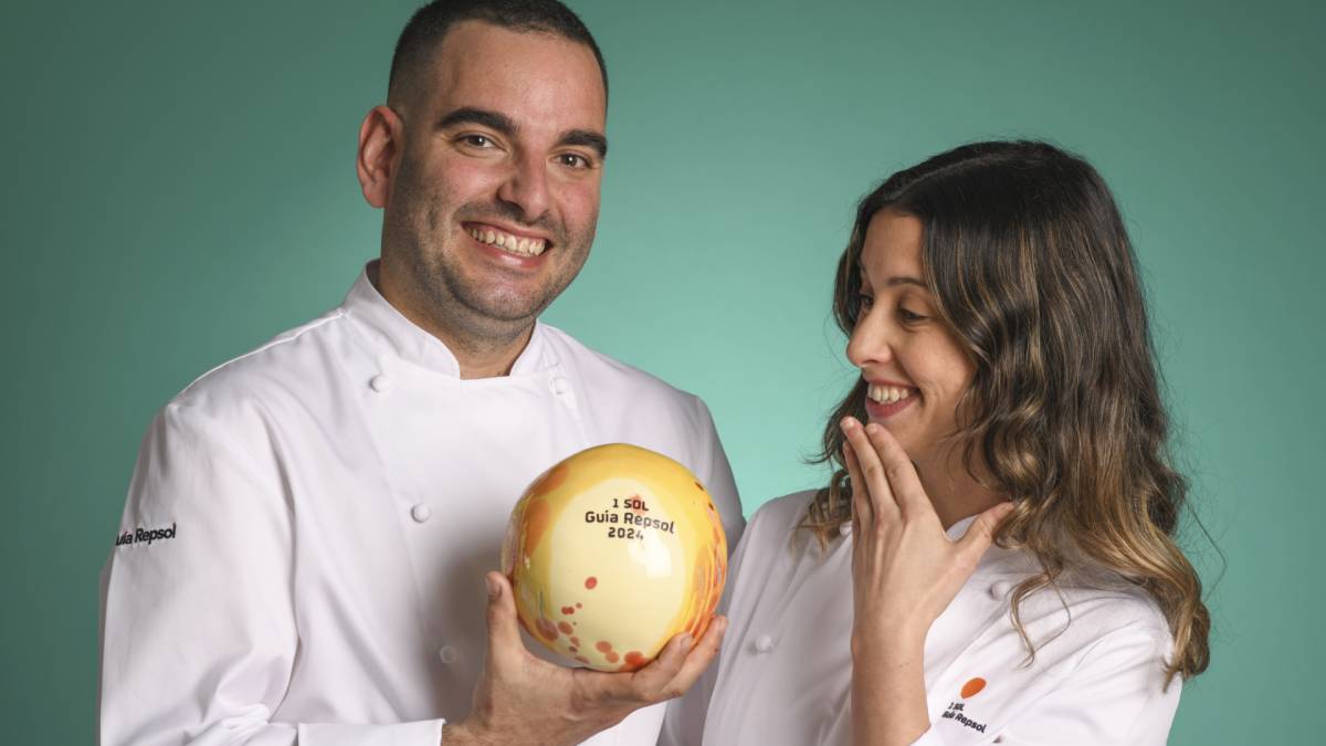 Laura García y Arturo Perea se hacen cargo de la cocina de El Santo, en Tarifa