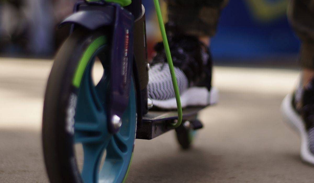 Nueva cascada de denuncias a usuarios de patinetes en Jerez con la nueva normativa