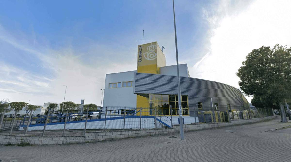 Así ha sido el atraco a punta de escopeta de dos encapuchados en una oficina de Correos en Jerez