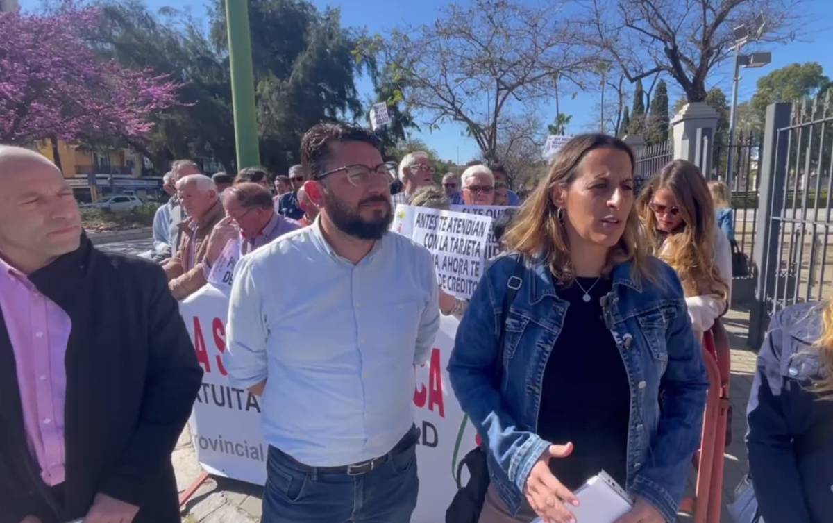 Telefónica se compromete a actuar ante los problemas de cobertura que sufre la Sierra de Cádiz desde hace décadas