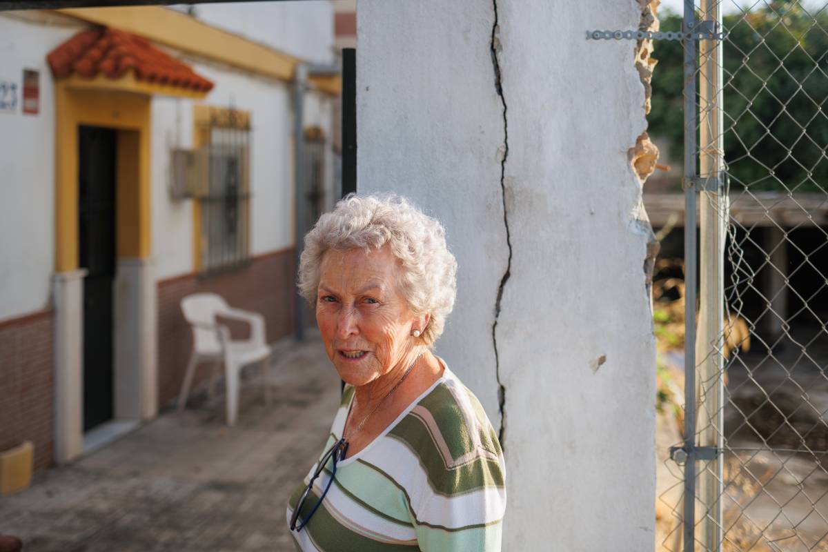 JUANA VECINA TORRESOTO GRIETAS OBRAS SOLAR ABANDONADO - MANU GARCÍA JUANA VECINA TORRESOTO GRIETAS OBRAS SOLAR ABANDONADO