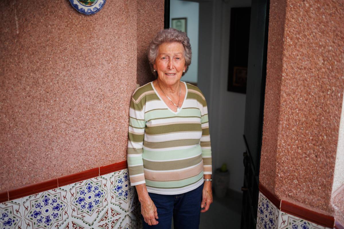 JUANA VECINA TORRESOTO GRIETAS OBRAS SOLAR ABANDONADO - MANU GARCÍA JUANA VECINA TORRESOTO GRIETAS OBRAS SOLAR ABANDONADO