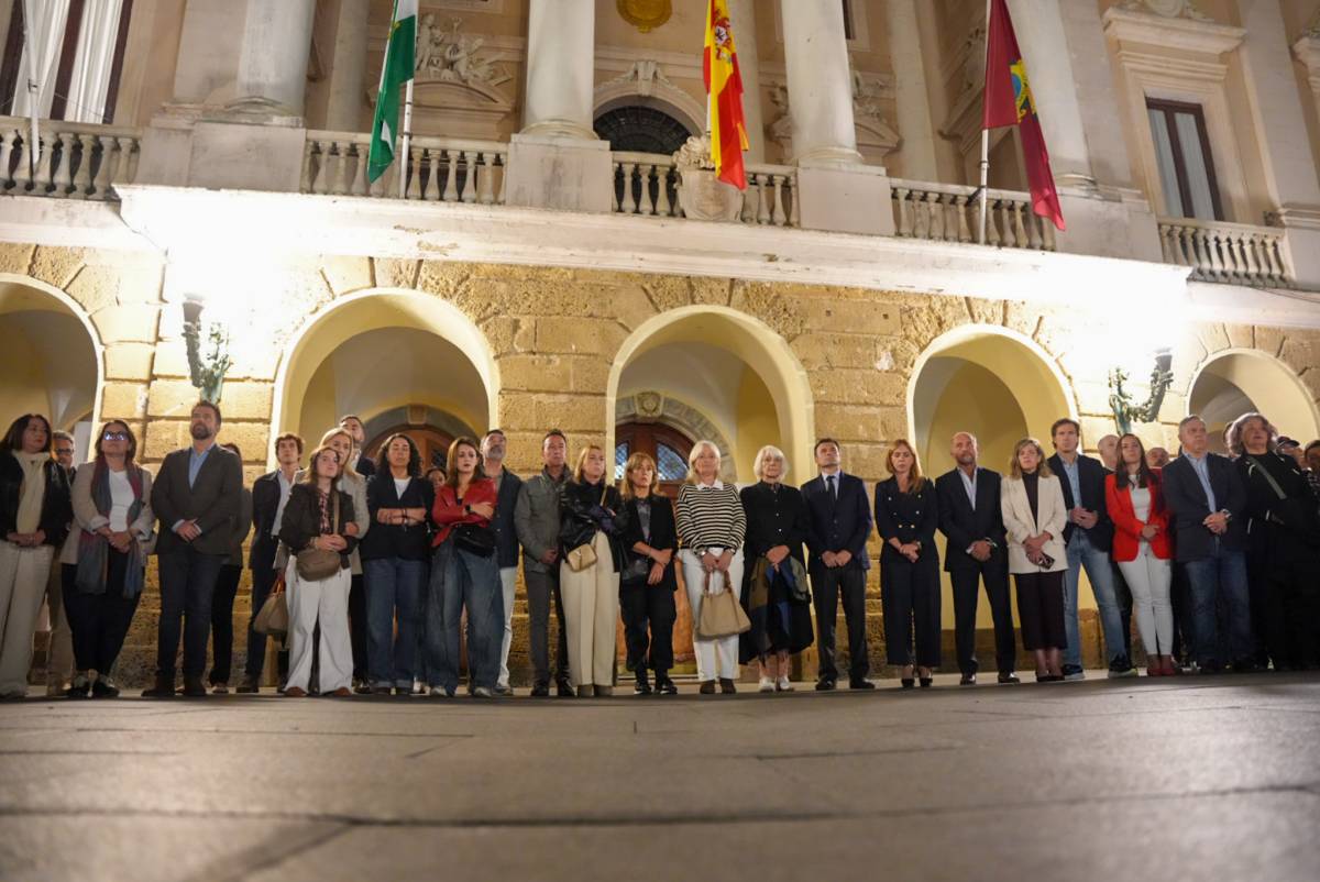 Cádiz se une para recordar a las víctimas de la tragedia de Toledo