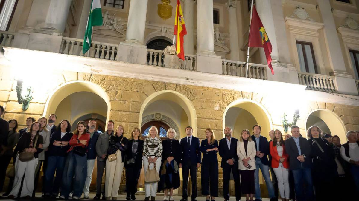 Cádiz suspende Halloween: el Ayuntamiento cancela todas sus actividades por el accidente ferroviario de Toledo