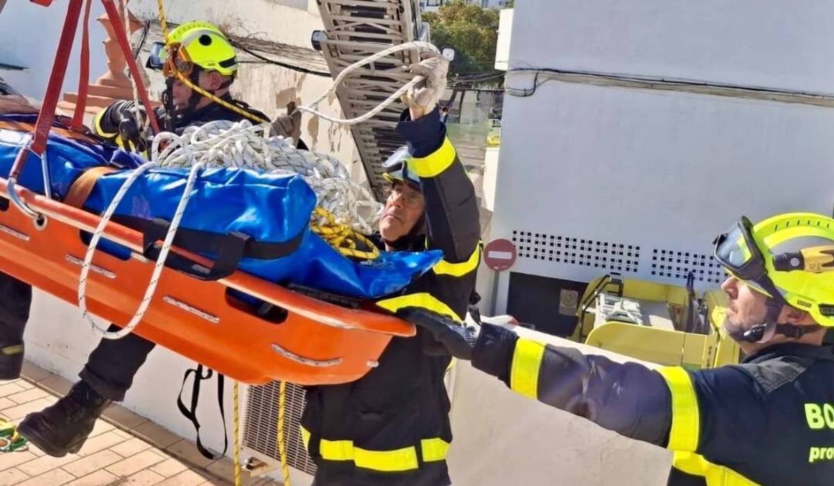 Rescate con autoescala en San Fernando - Rescate con autoescala en San Fernando