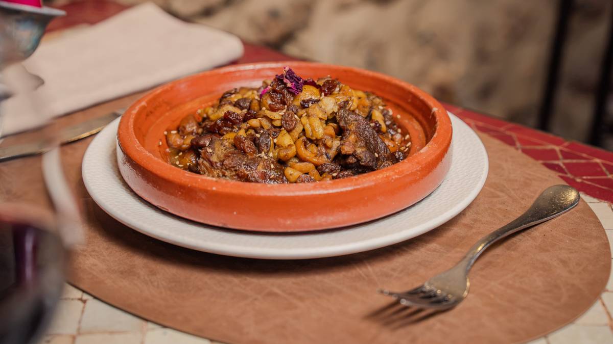 Tagine de cordero con castañas.