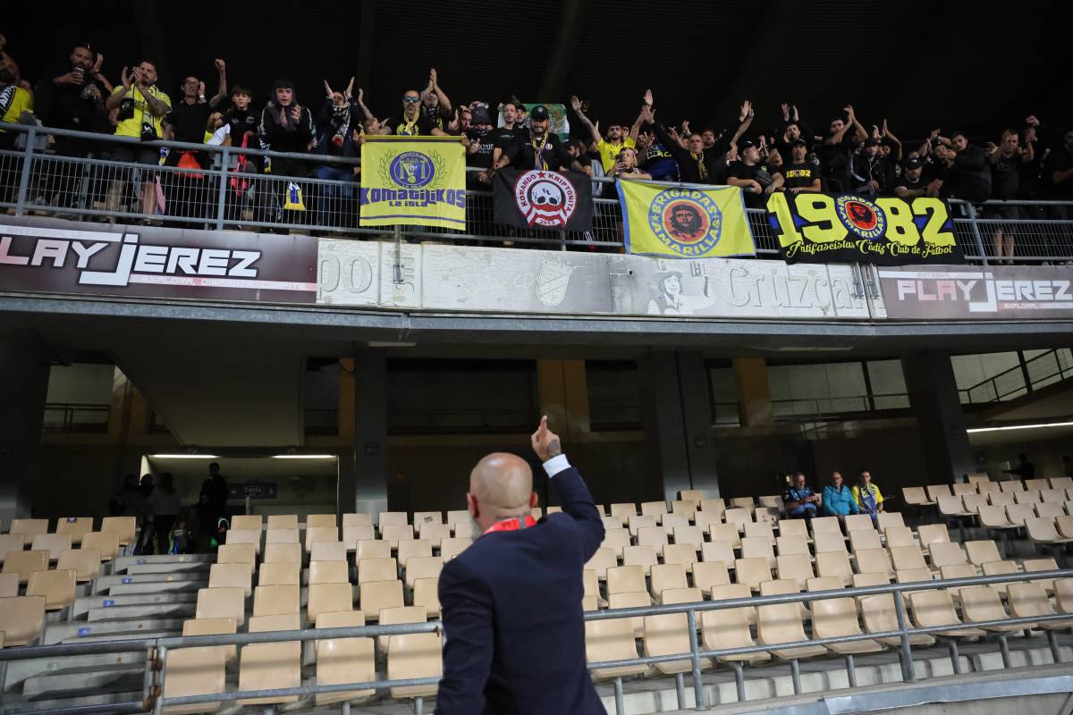 El gesto del presidente del Xerez CD en recuerdo de Carlete, el miembro de Brigadas Amarillas fallecido hace diez días