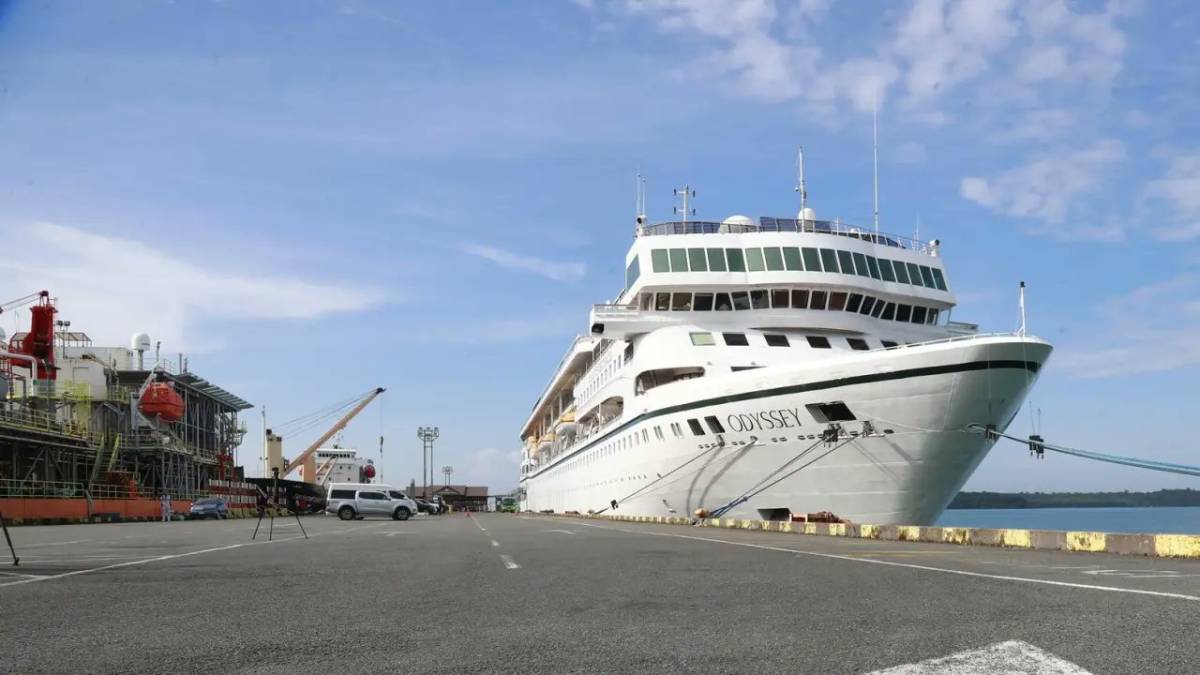 El crucero Odyssey deja varados a más de 200 pasajeros en Camboya y culpa al precio del combustible