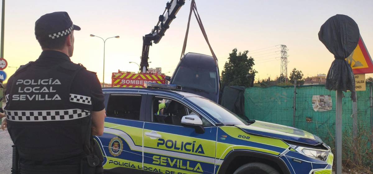Coche a la fuga en Sevilla: dos agentes acaban heridos tras una persecución de varios kilómetros por la ciudad