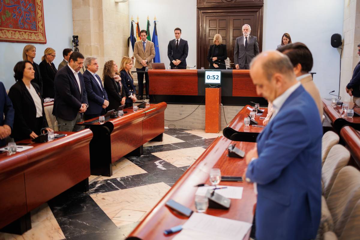El pleno exprés en Jerez tras la tragedia de Urda sirve para ceder hasta 2056 el Centro Cultural Lola Flores a La Atalaya