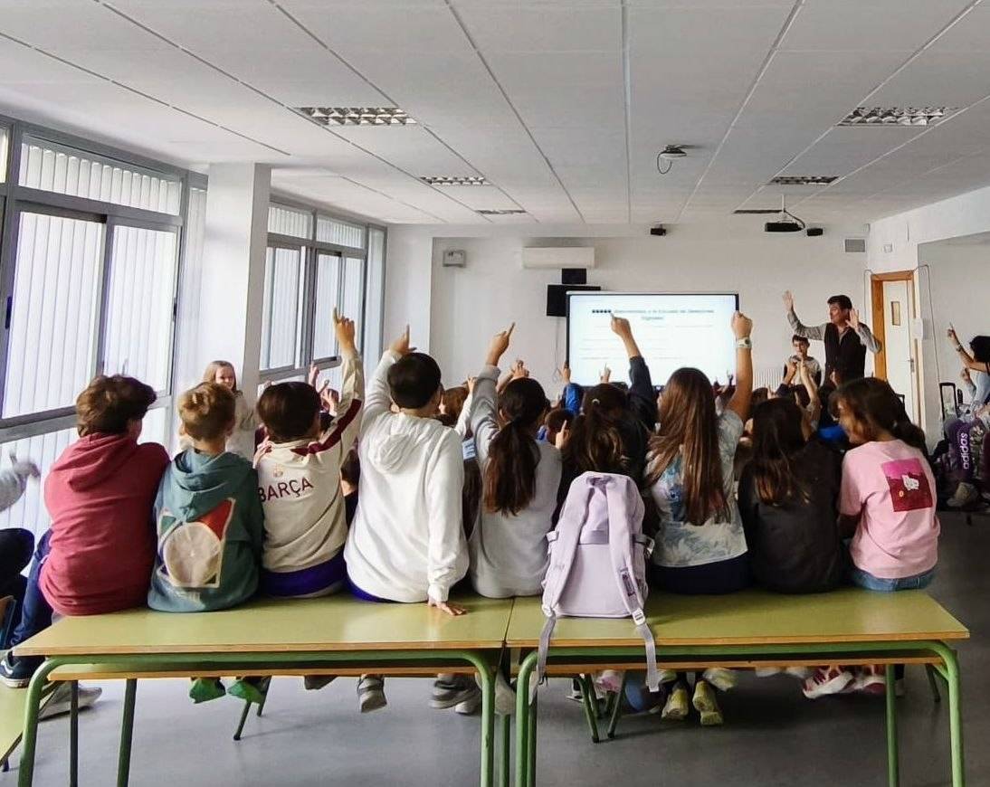 Los pequeños durante la sesión en el CEIP Antonio Machado.