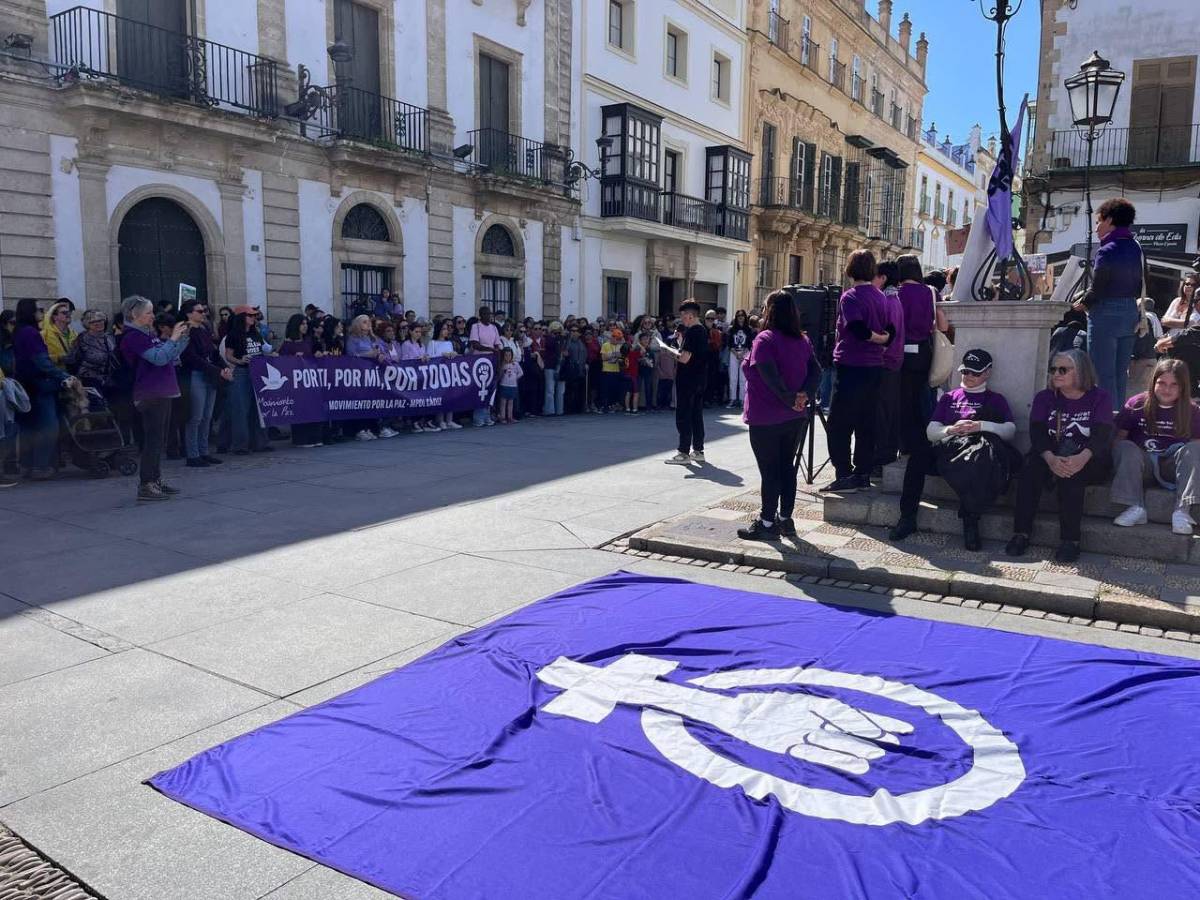 Polémica en Cádiz por el intento de cambiar el recorrido de una marcha feminista: 