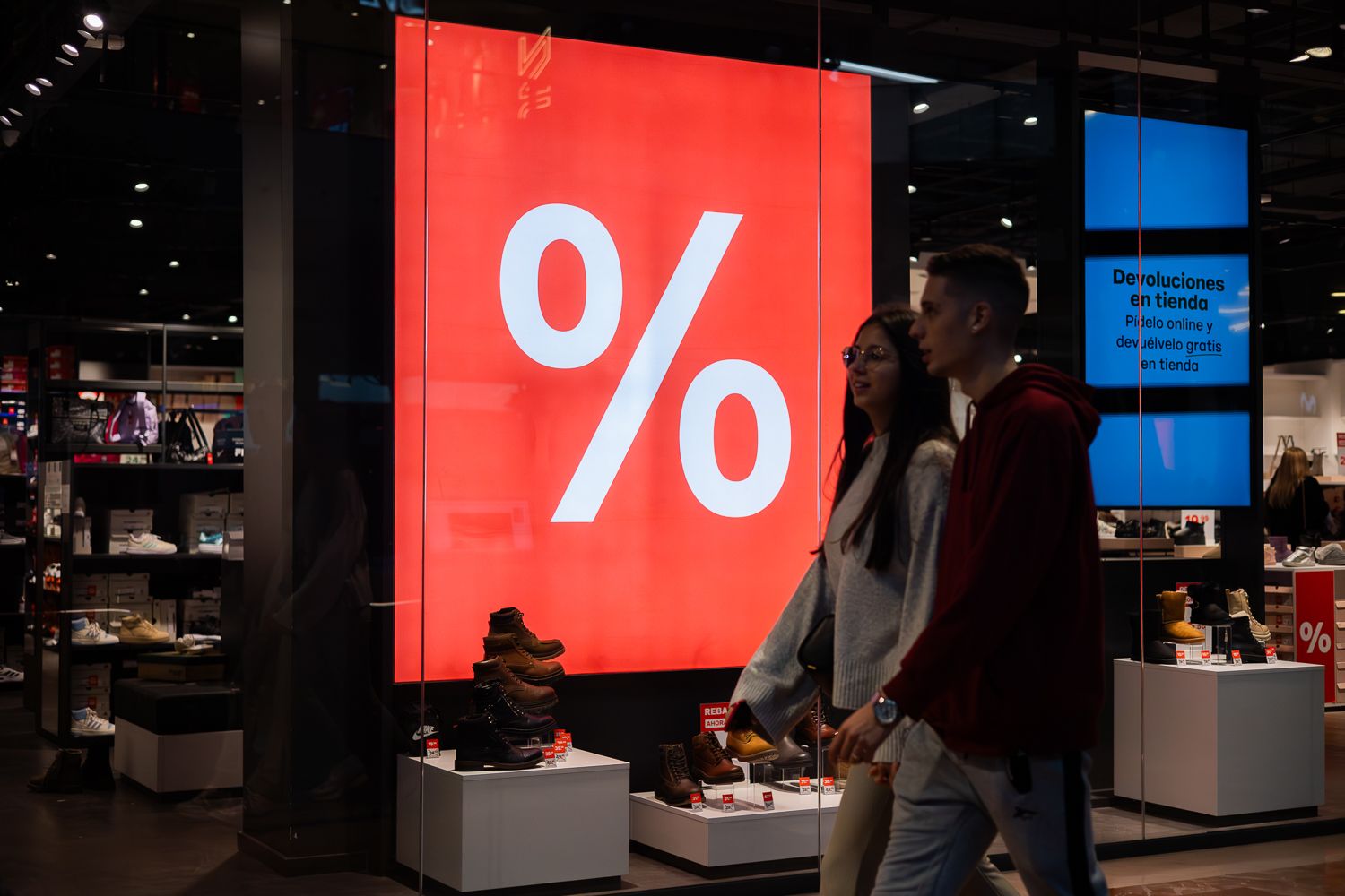 Comienzan las rebajas de verano, pero ¿a qué precio?: las señales que deben hacerte sospechar antes de comprar online