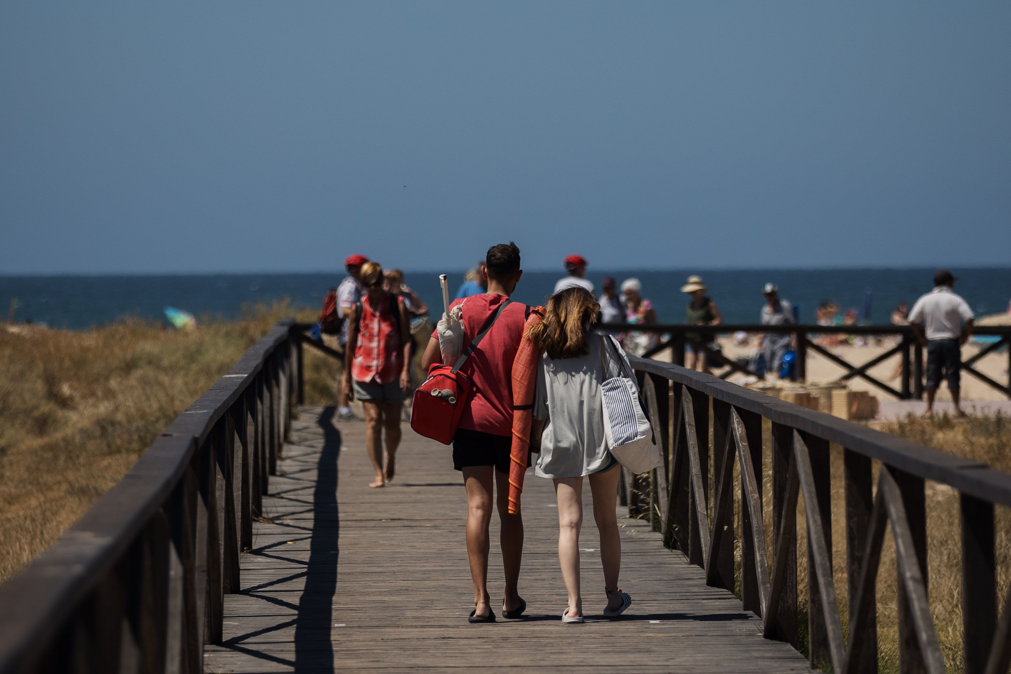 Un día de playa en Conil. - MANU GARCÍA
