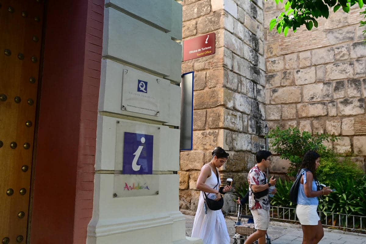 Cabreo en Diputación de Sevilla por el cierre de la oficina de turismo del centro: 