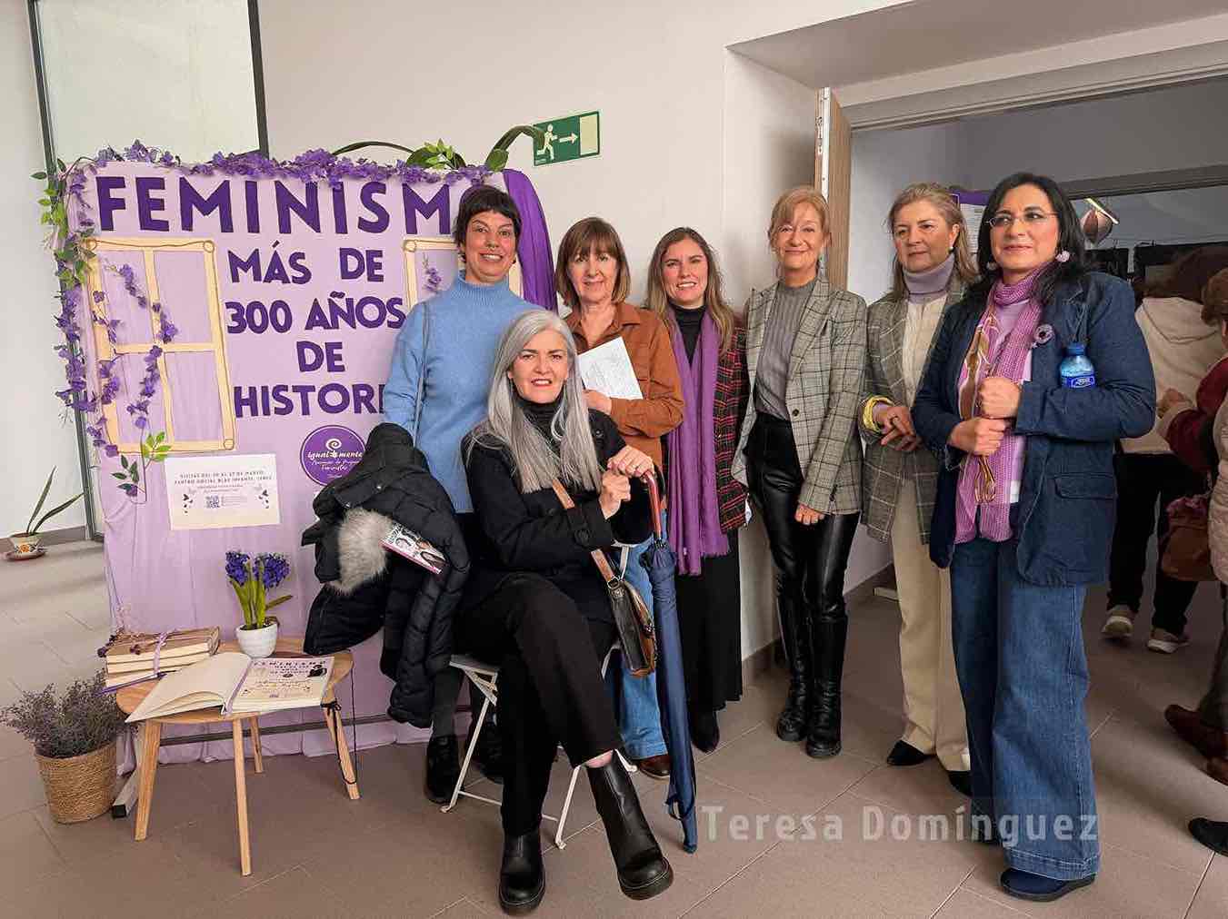 Imagen de la conferencia de Ana de Miguel. - 