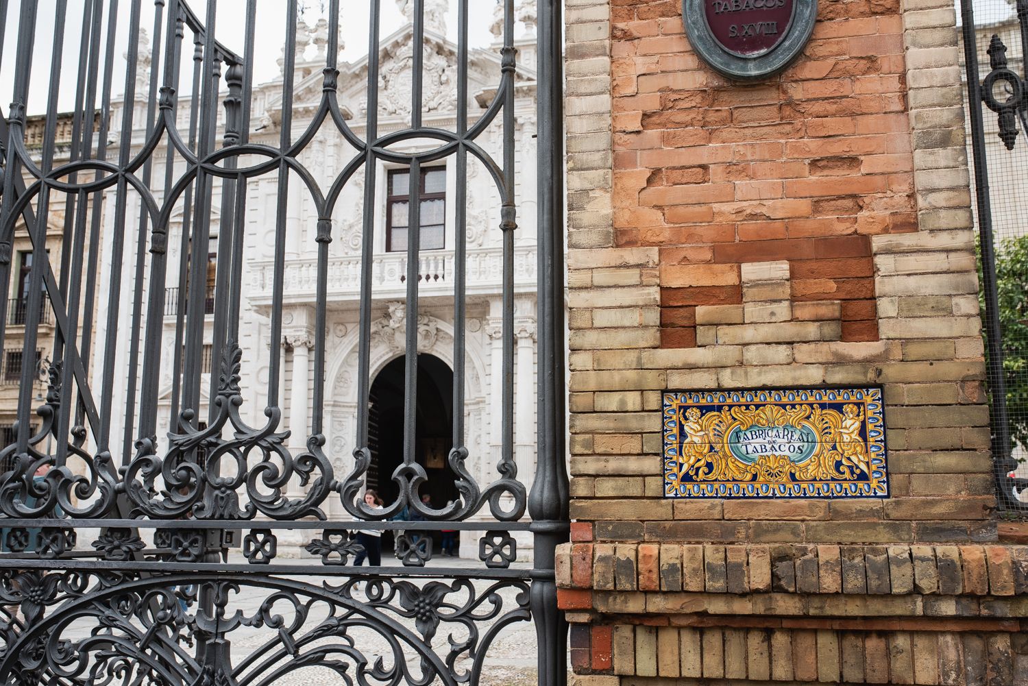 La Real Fábrica de Tabacos de Sevilla es hoy la sede de la Universidad Hispalense. - MAURI BUHIGAS
