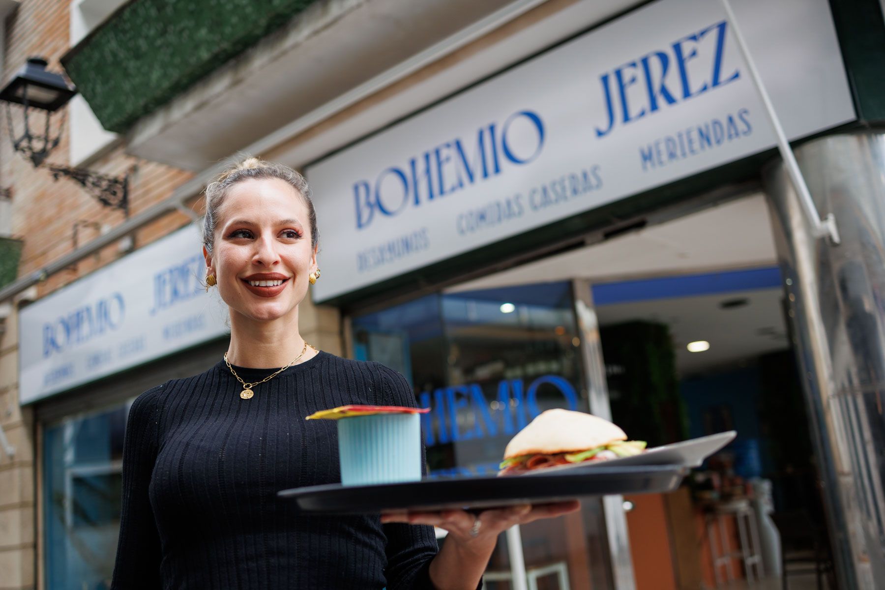 Bohemio Jerez, el lugar del centro donde comer bien mientras los niños juegan en un parque remodelado