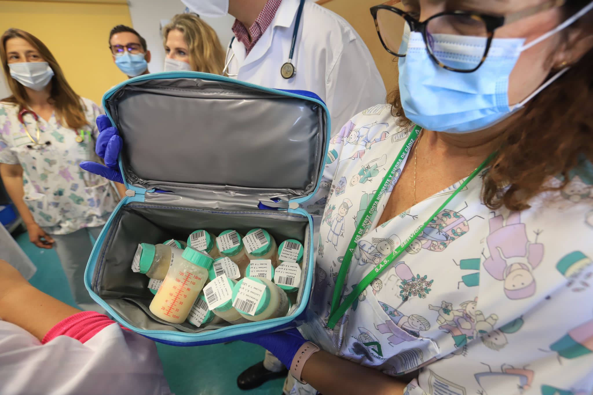 Llamamiento urgente para donar leche materna: las reservas no alcanzan para atender a bebés de Cádiz, Sevilla y Huelva