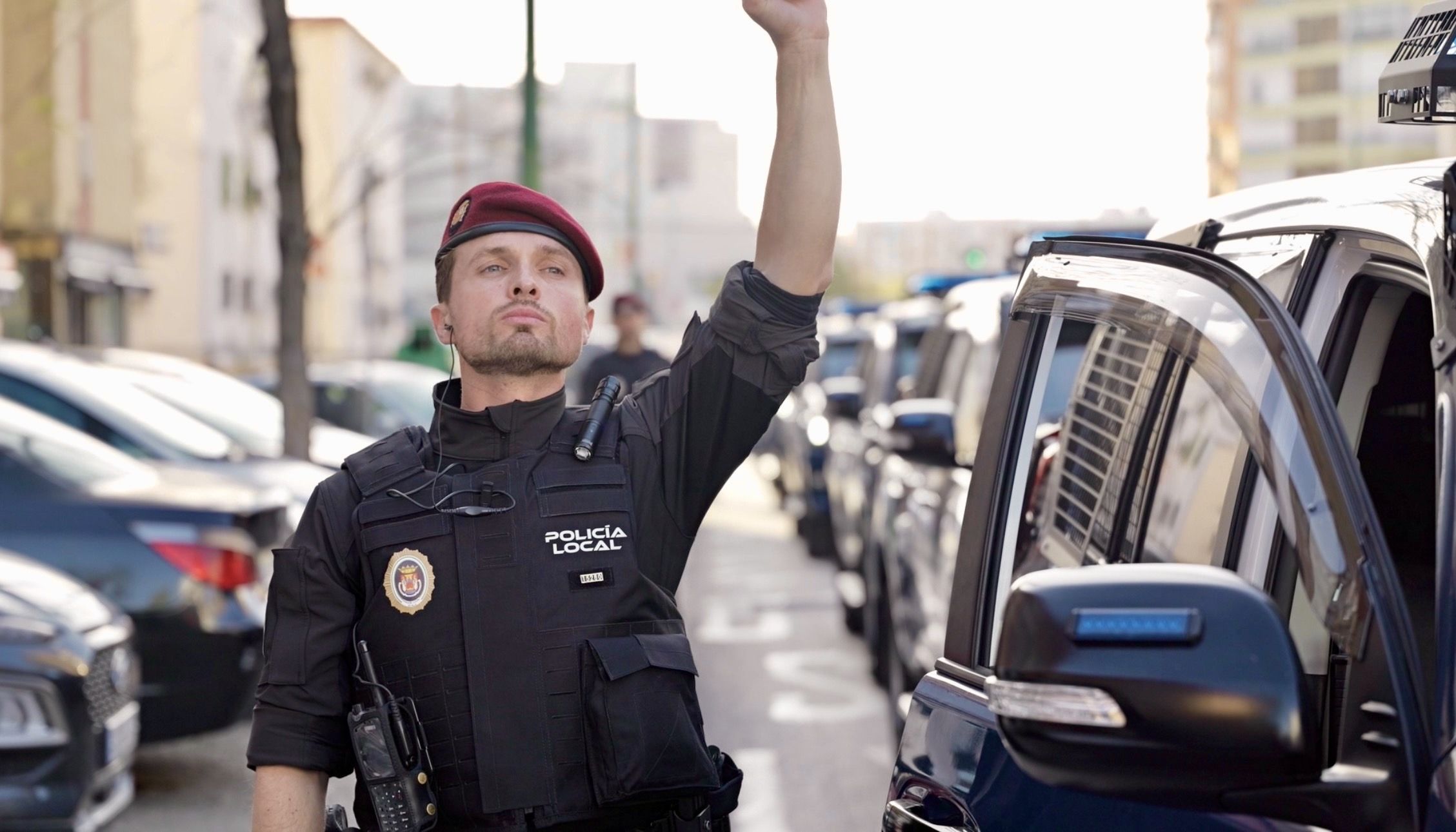 Crónica del primer día del GAR, el grupo de élite de la Policía Local de Sevilla: El Cerezo lo agradece pero no baja la guardia