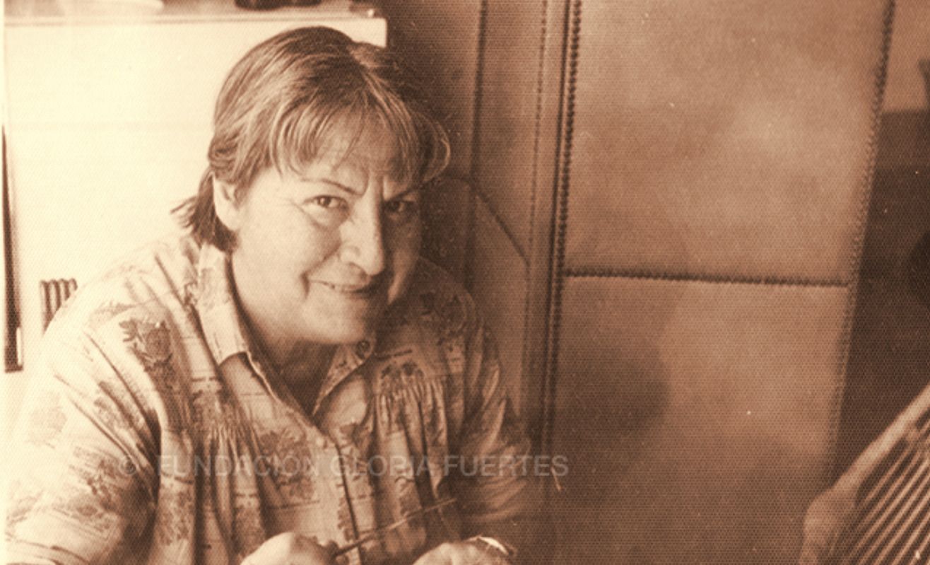 Gloria Fuertes, en una imagen de su fundación. - 