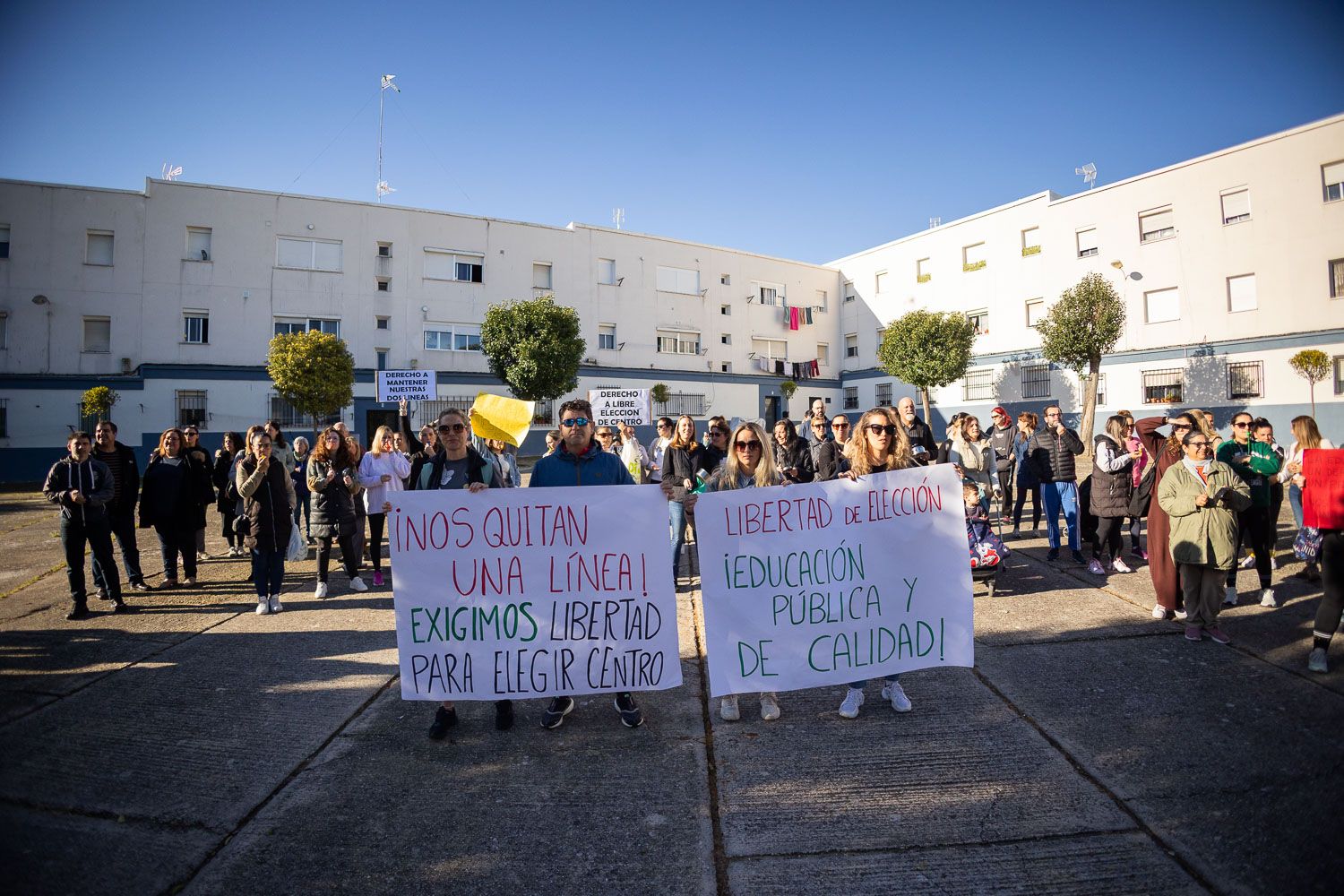 Movilización del CEIP Manuel de Falla, recientemente, contra el recorte de líneas.