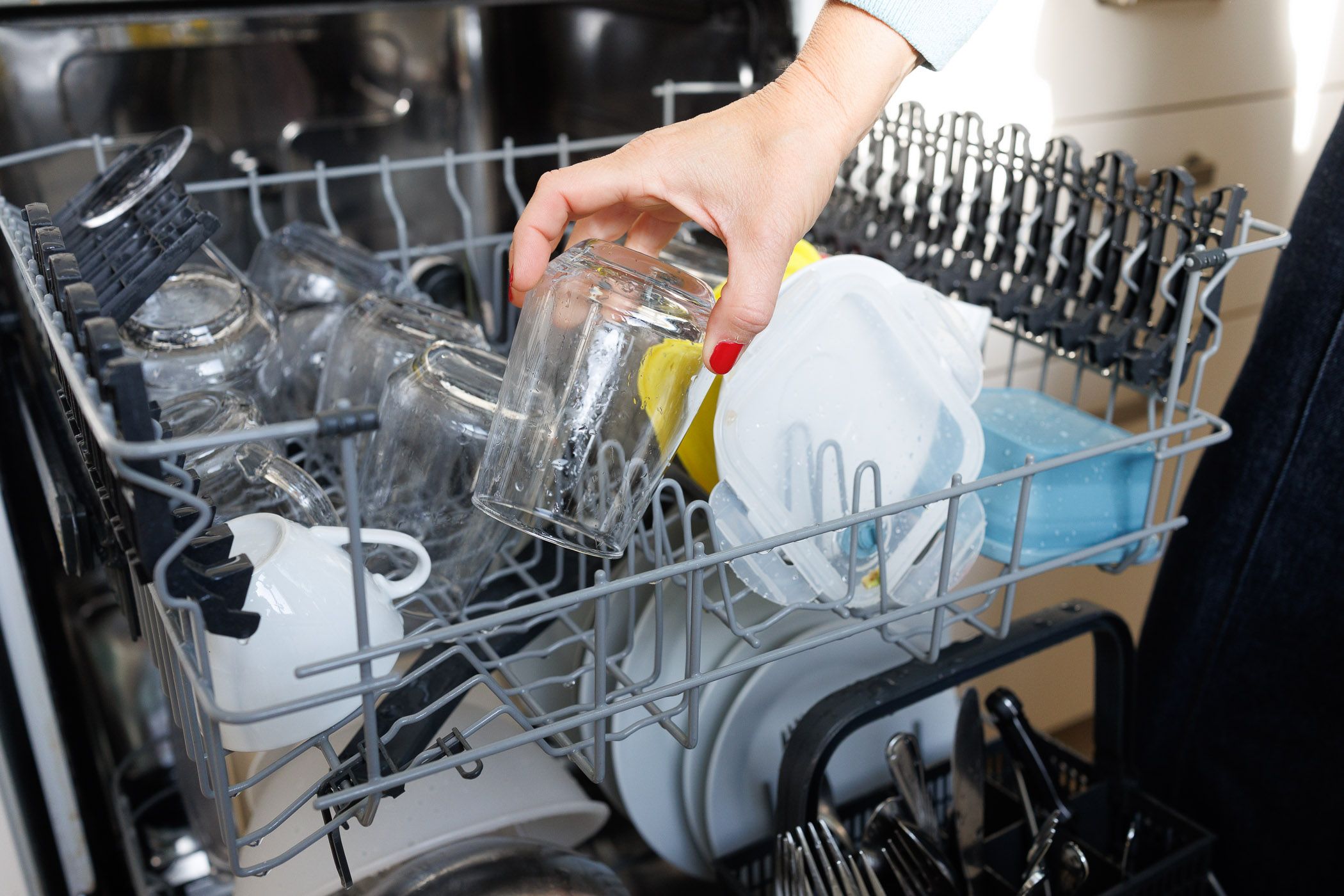 Precio de la luz hoy, martes 27 de octubre: segundo día consecutivo con solo dos horas por debajo de 0,10 euros